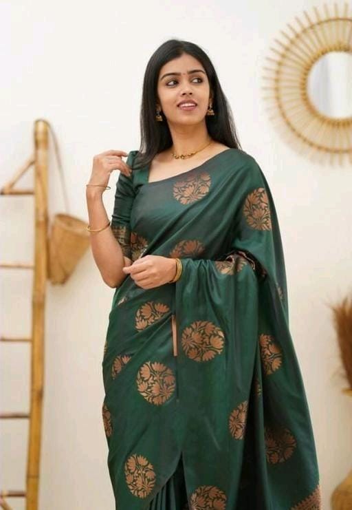 Charvi Drishya Banarasi Silk Green Sarees - Green color